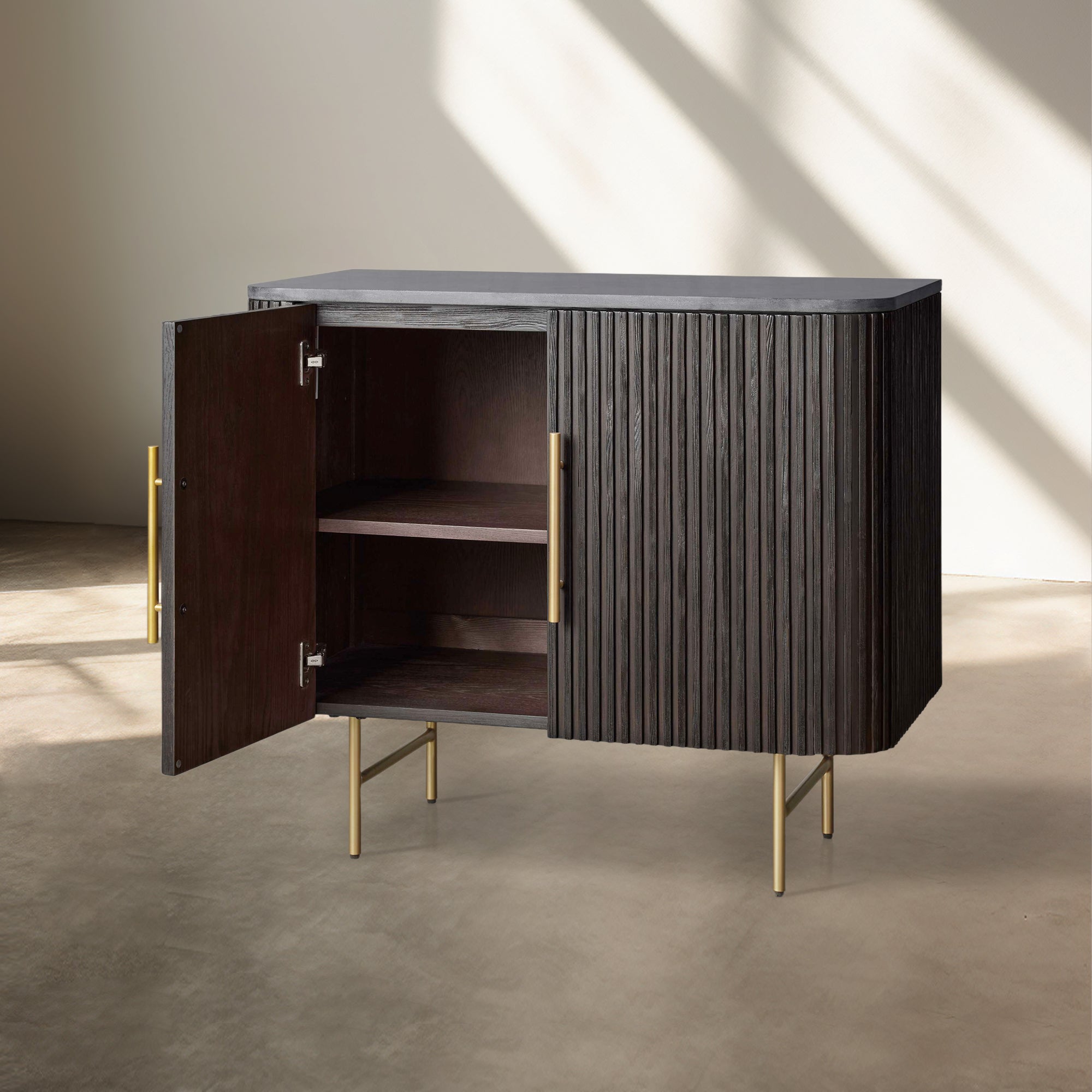 Finnley Hall Chest – Scuethyee